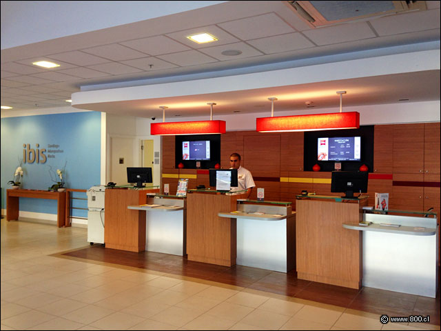 Recepcin Hotel Ibis Santiago - Manquehue FotosdelLugar