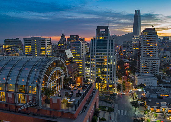 Ven a disfrutar del sunset en uno de los rooftop ms exclusivos de Santiago